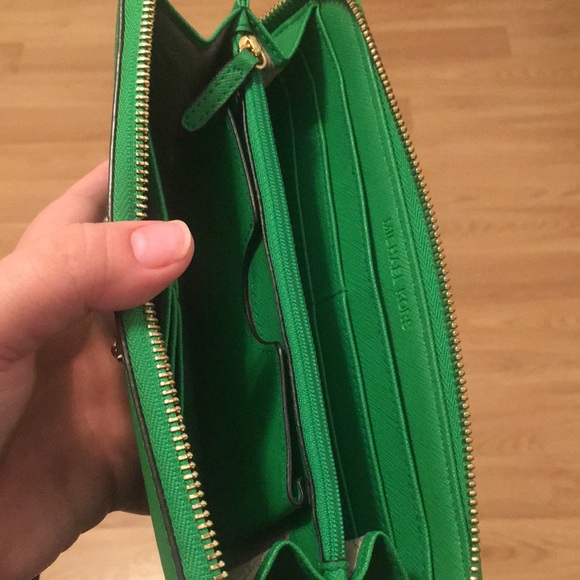 Michael Kors Wallet - Picture 5 of 6